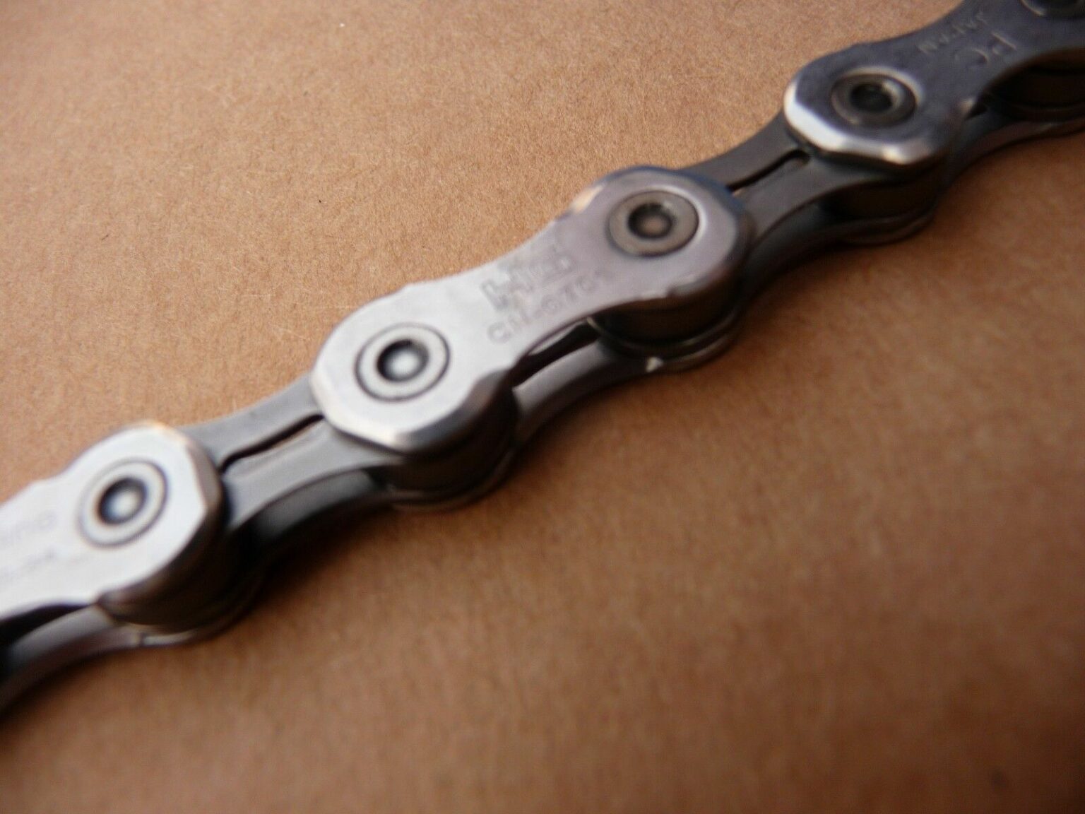 Shimano Ultegra 10 Speed Chain – CN-6701 – Hopkinson Cycles