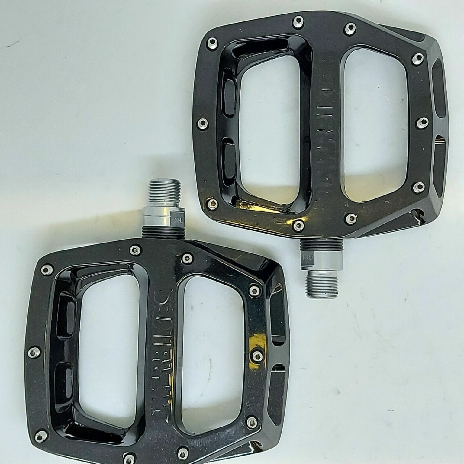 v sixty magnesium pedals