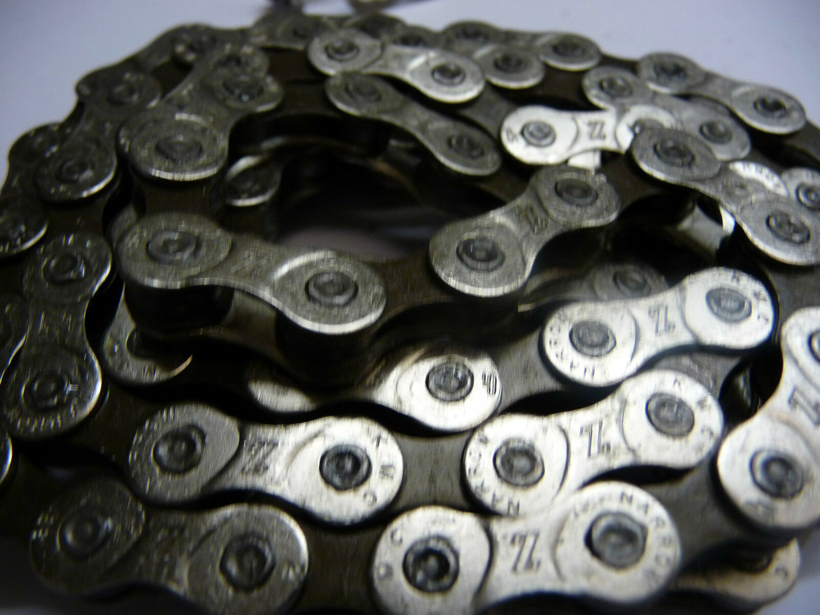 Chaîne De Vélo KMC Z8S - Compatible 6, 7 Et 8 Vitesses, Pour VTT, Vélo De Route Ou Hybride