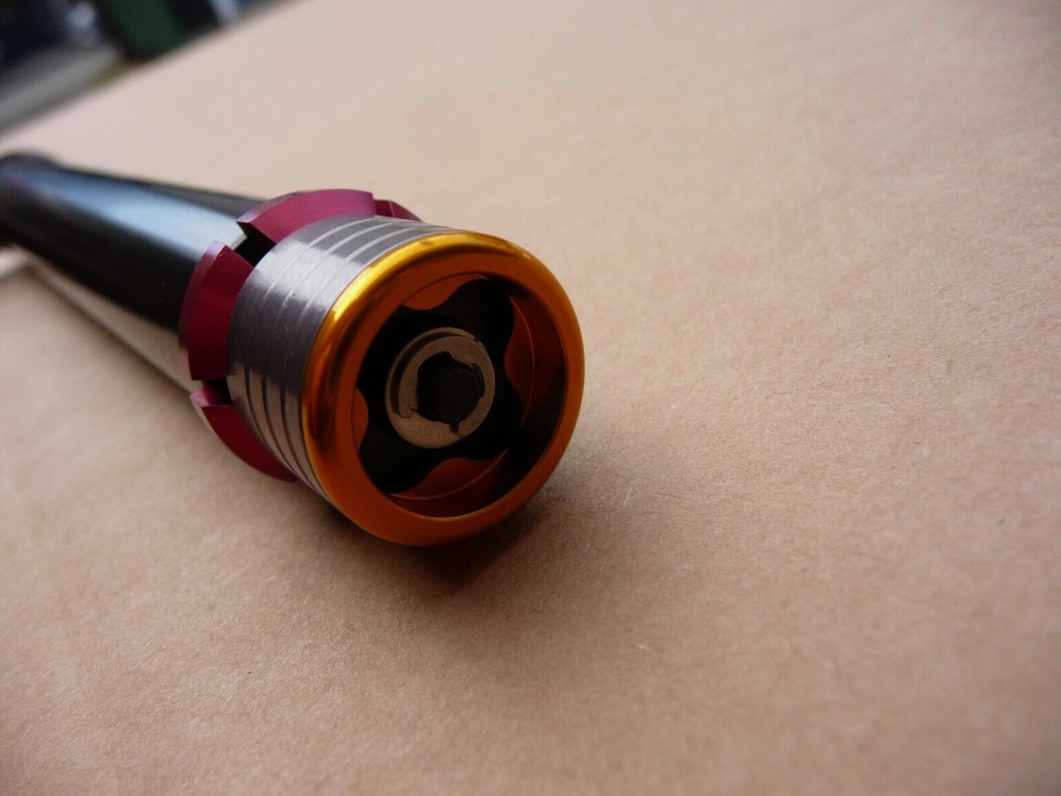 suntour fork thru axle