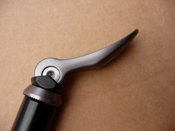 suntour fork thru axle
