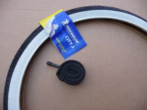 TYRE-500a-Michelin-City-Tread-Whitewall-Tyres-37-440-Bike-Bicycle-trike-Cycle-352543592474-10.jpg
