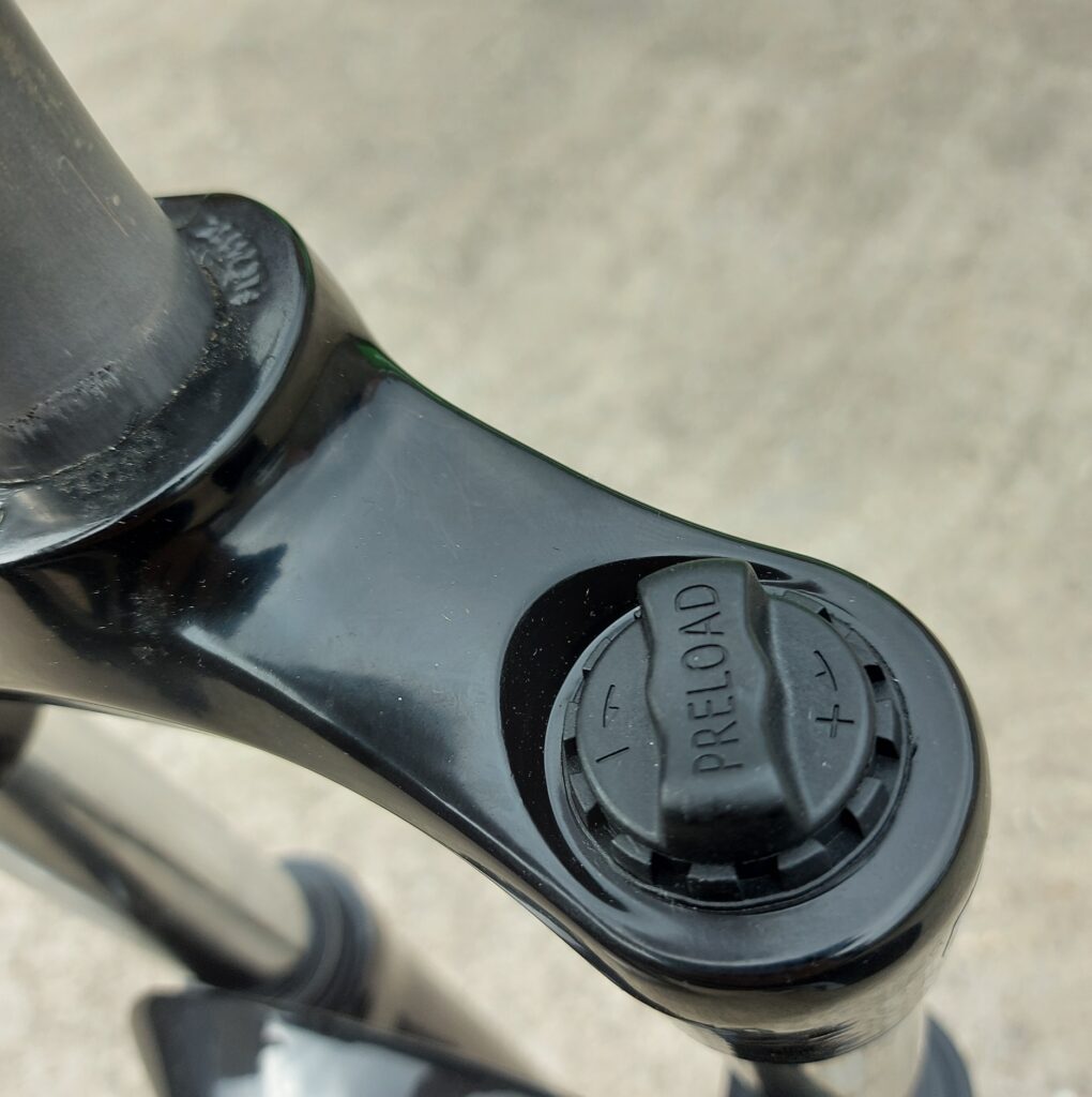 mahindra bike lock set price