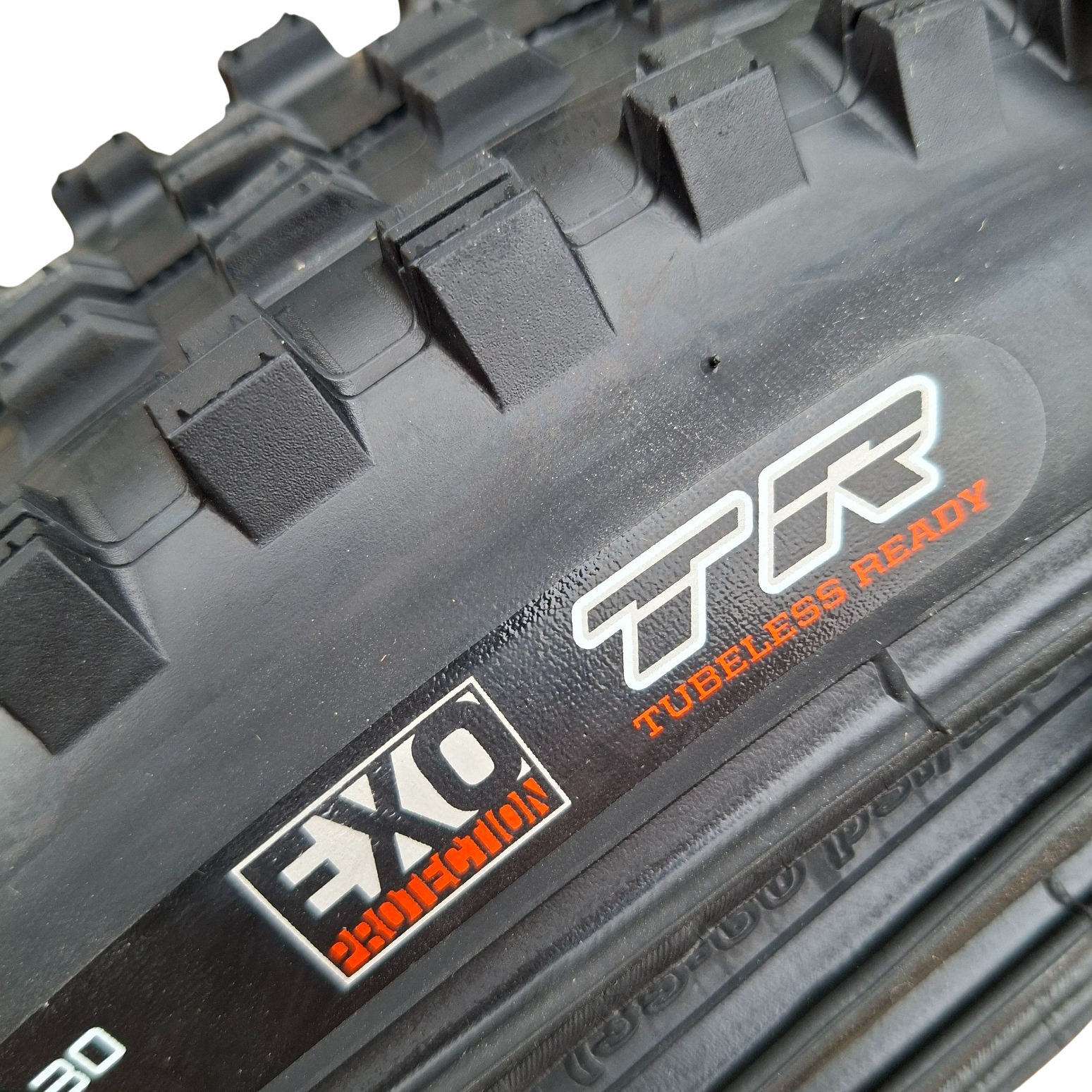 Maxxis Minion DHF MTB Tyre | Folding | Tubeless Ready | EXO | Dual Compound | Black 29x2.30" DHF - Image 3